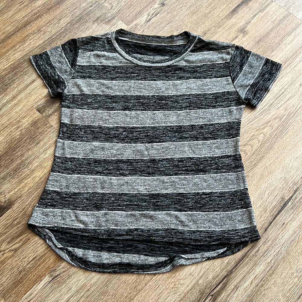 Women’s Lightweight T-Shirt Size Small, Unbranded and No Tags, Black and Grey